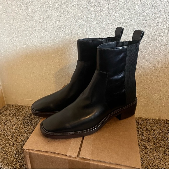 Tory Burch WOMEN'S SQUARE TOE LEATHER CHELSEA BOOTS IN PERFECT BLACK Size 9.5 - Picture 4 of 13